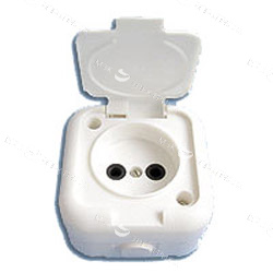 Евро. розетка о/п. 1-местная П.Г. с крышкой РА 16-005 IP44