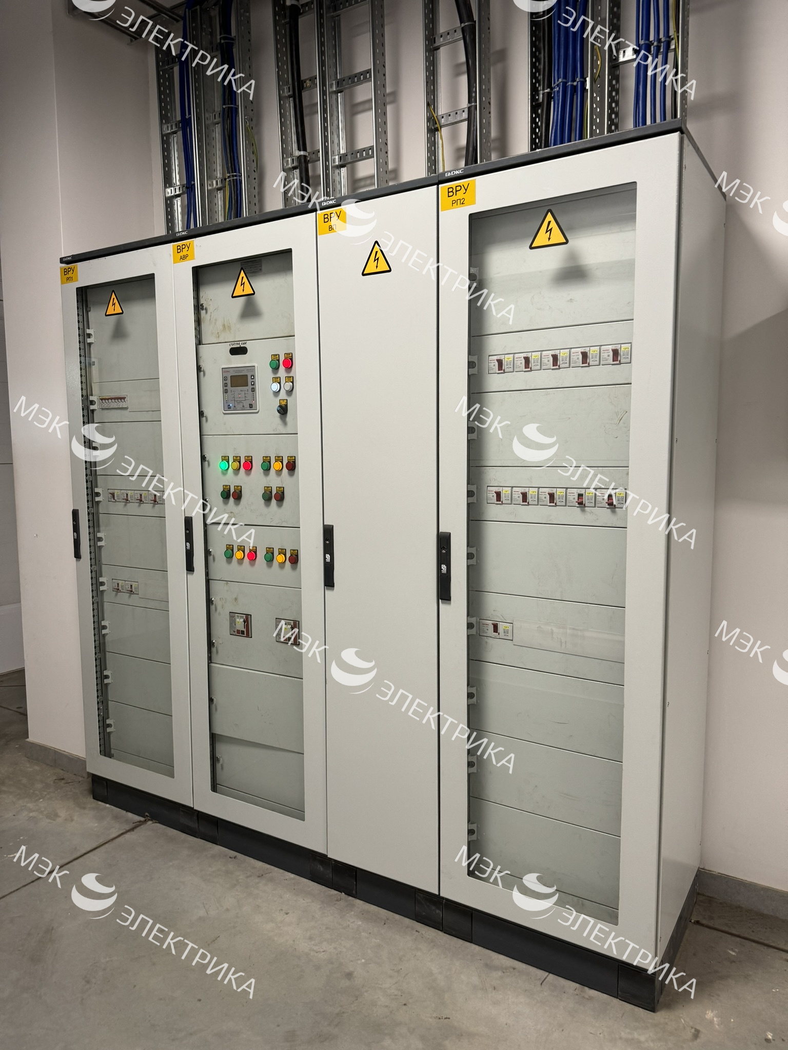 Вводная панель ВРУ1-18-80 (панель с АВР)